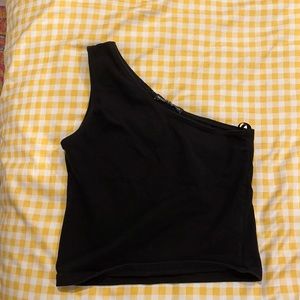 black one shoulder crop top